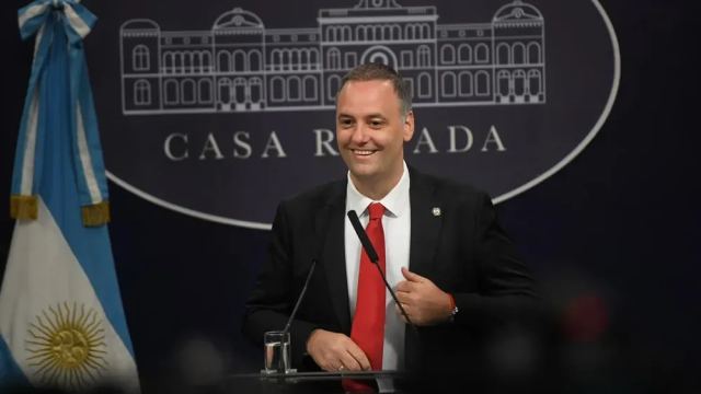 Inocencia Fiscal: Adorni y su esposa pidieron adherir al Régimen Simplificado de Ganancias