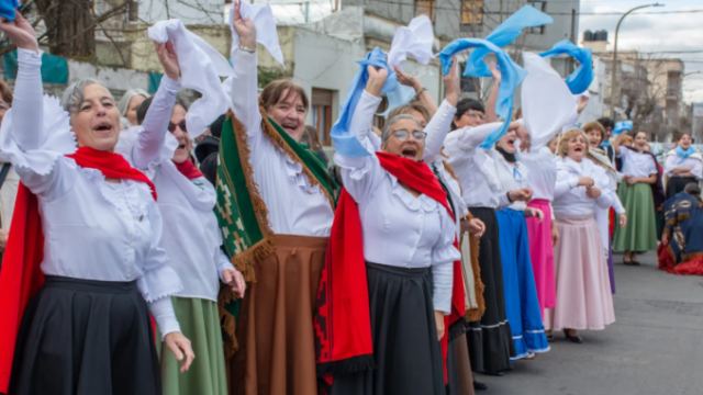 El Espacio Cultural “13 de Abril” abrió una nueva convocatoria a bailarines y músicos para participar del Gran Pericón Nacional
