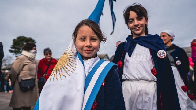 Día de la Bandera: Estudiantes prometieron lealtad a la enseña patria en una emotiva jornada