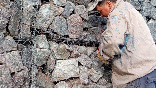 Se lleva adelante la reparación de los gaviones del Parque del Bicentenario
