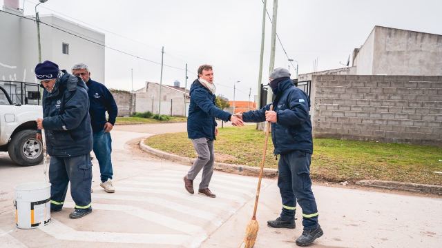 Wesner recorrió la obra terminada de pavimentación de Barrio Pickelado