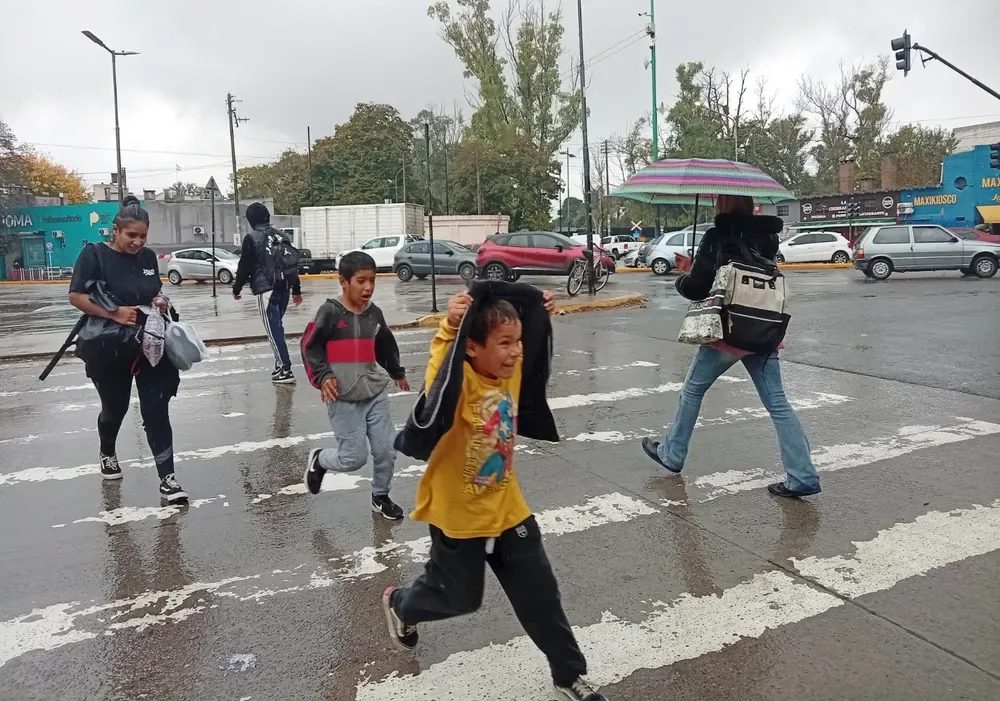 Vuelven las lluvias: ¿Cómo estará el fin de semana y el inicio del receso invernal?