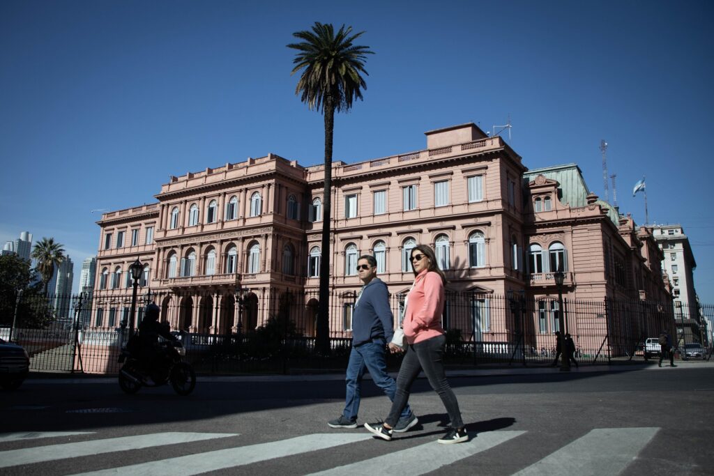 Sturzenegger celebró que ya hubo 48.000 despidos en el Estado en la era Milei
