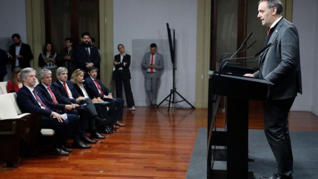 El Gobierno anunció un plan más moderado del esperado para blanquear dólares: El detalle de todas las medidas