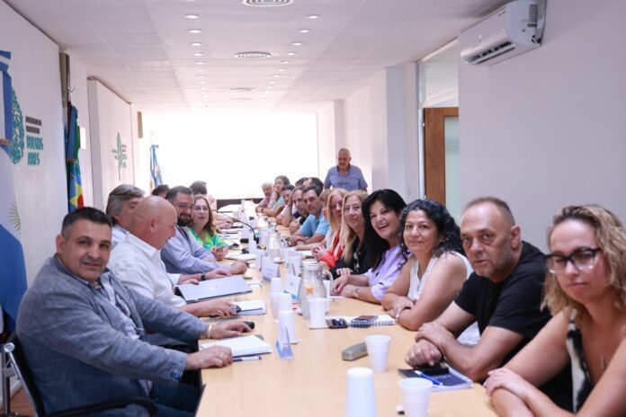 Paritarias: El Gobierno Bonaerense postergó para el miércoles la reunión con los gremios estatales