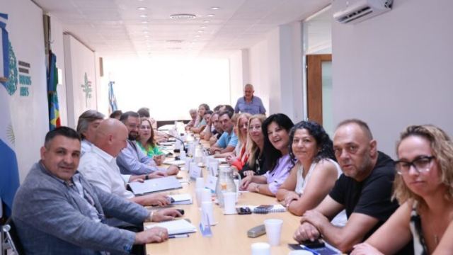 Paritarias: El Gobierno Bonaerense postergó para el miércoles la reunión con los gremios estatales