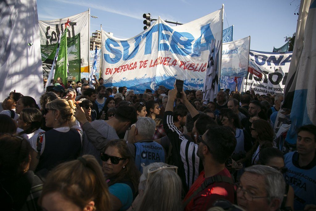 Paritarias: SUTEBA aceptó la oferta de Provincia y se espera la decisión del resto de los gremios docentes