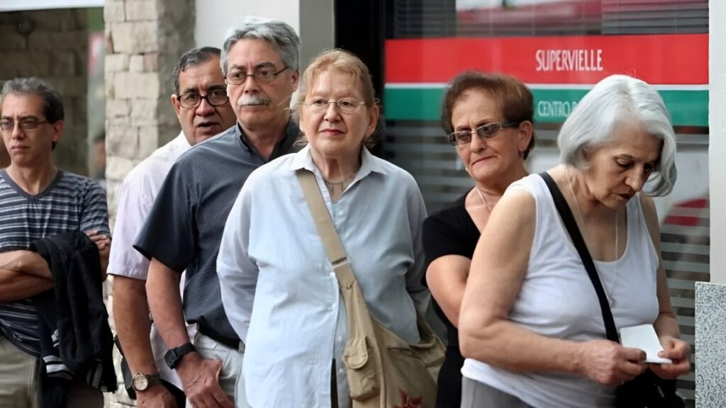 El Gobierno confirmó que vetará el aumento a los jubilados: “Es una irresponsabilidad política”