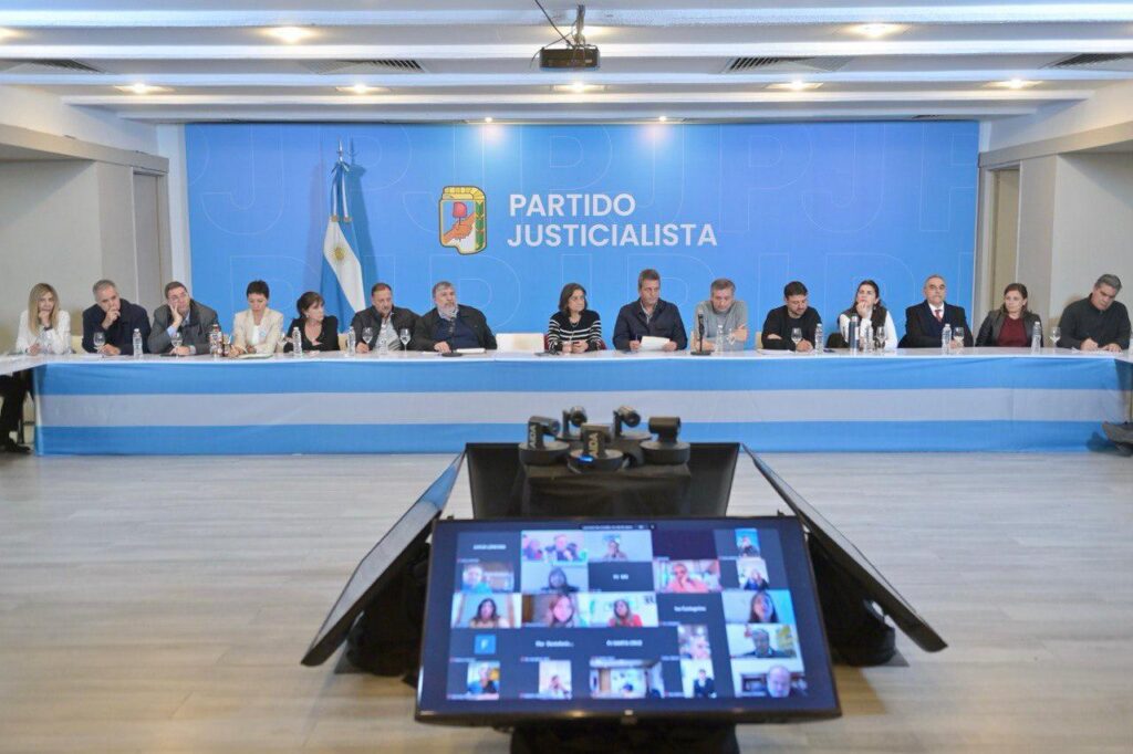El PJ comenzó a definir un plan para proteger a CFK y discutir una unidad “amplia”