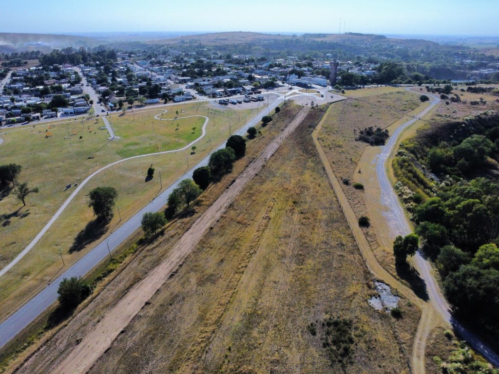 El Municipio pavimentará el acceso a la Playa de Camiones de Sierras Bayas