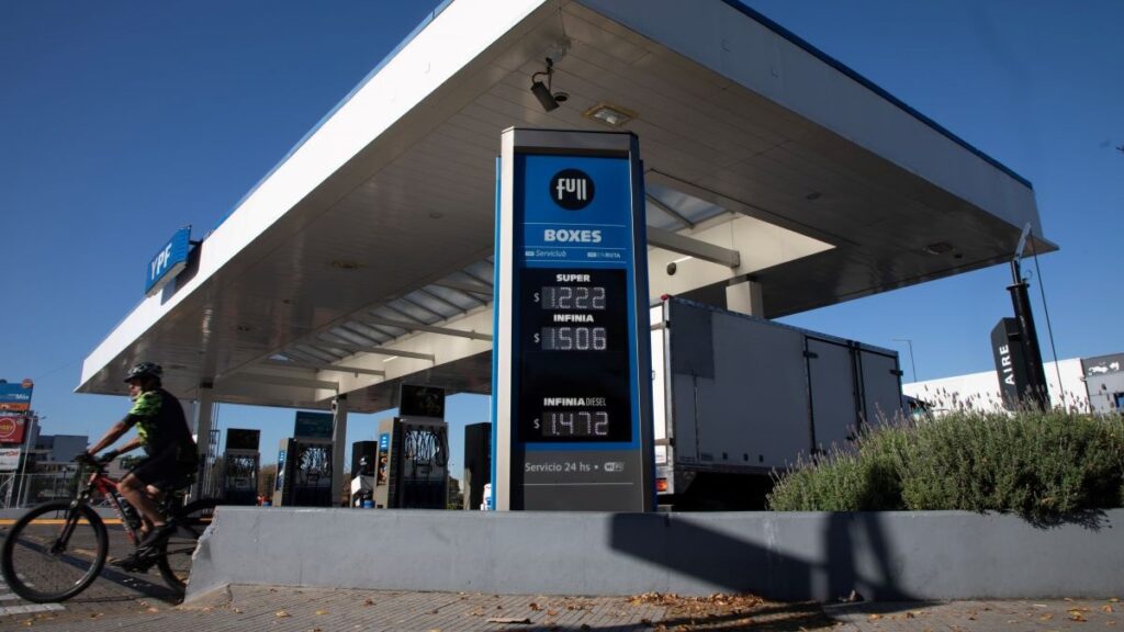 Se aplicará un nuevo ajuste en el Impuesto a los Combustibles que impactará en los surtidores