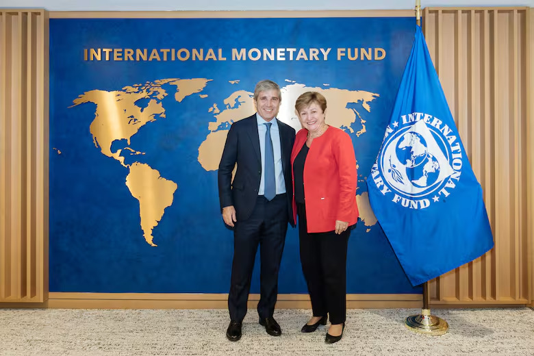 El FMI aprobó la primera revisión del acuerdo y el desembolso de 2000 millones de dólares está cerca