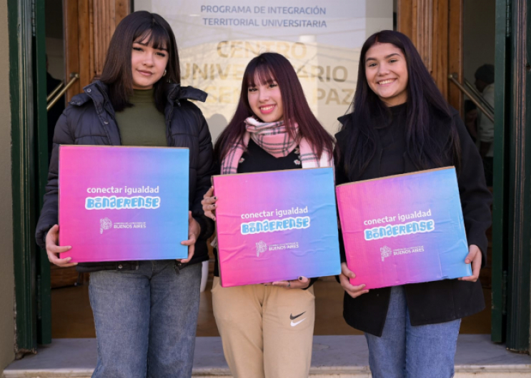 Conectar Igualdad Bonaerense: Más de cien estudiantes recibieron computadoras