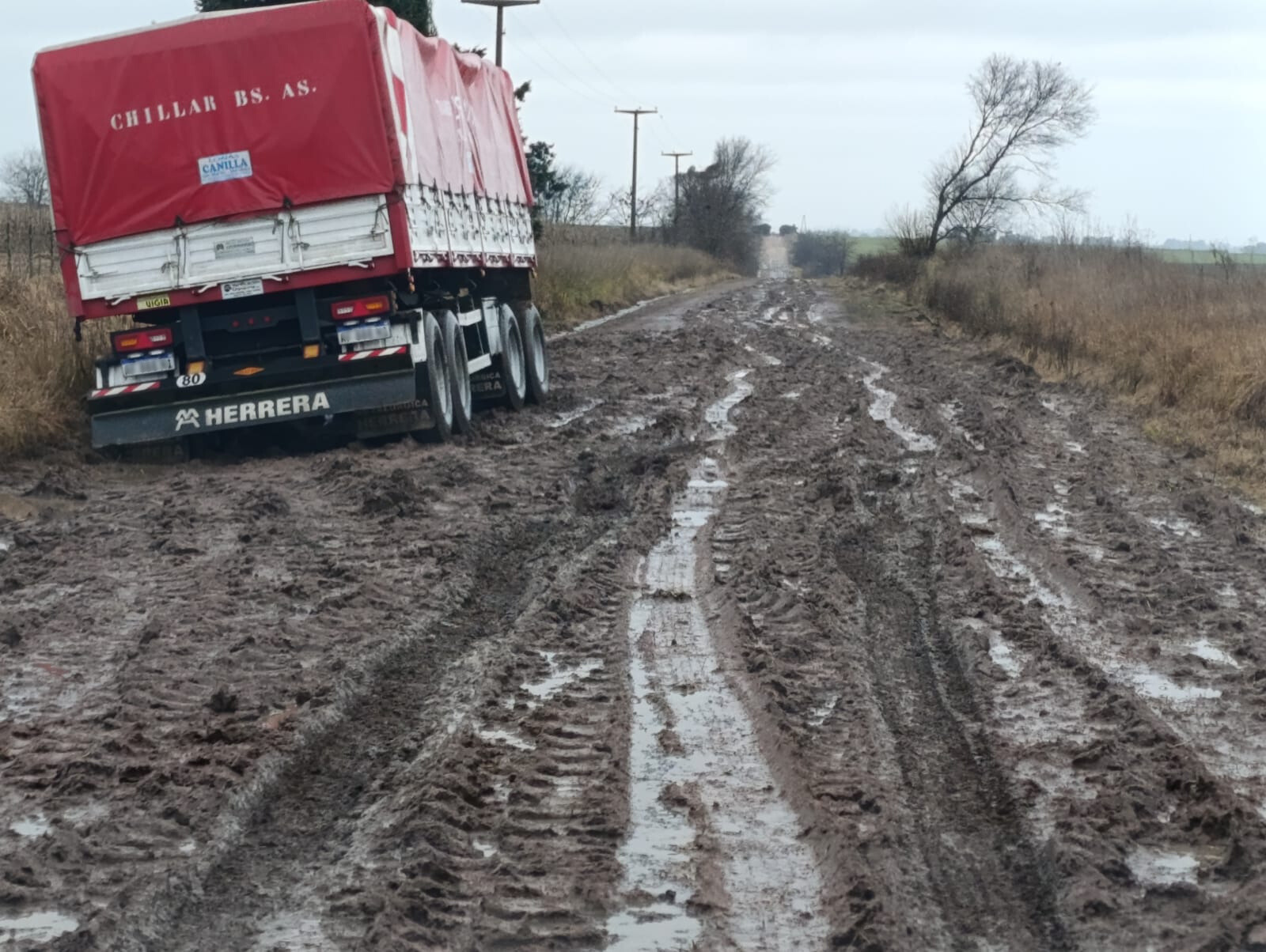 Se infraccionó a un transportista y a una empresa por daños en Caminos Rurales