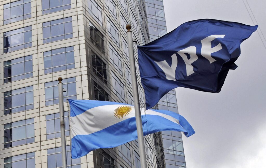YPF: Preska rechazó el pedido de Argentina para suspender la transferencia de acciones