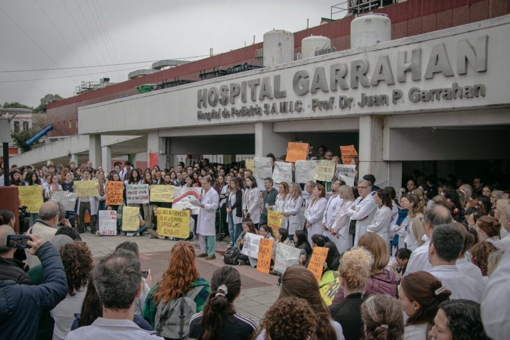 El Garrahan mantiene su reclamo y realizará un Cabildo Abierto Nacional y un paro con caravana a la Quinta de Olivos