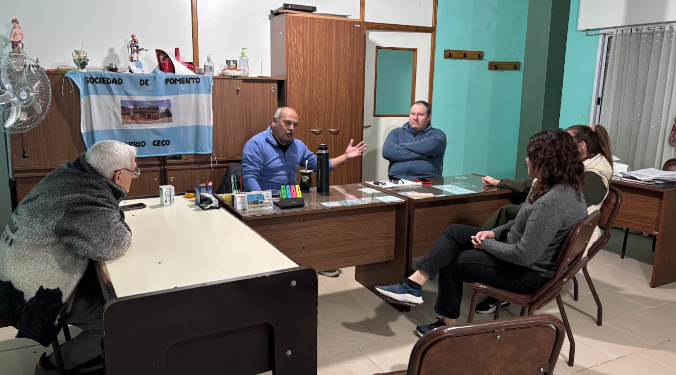 Belén Vergel y Antonela Díaz visitaron la Sociedad de Fomento del Barrio CECO I