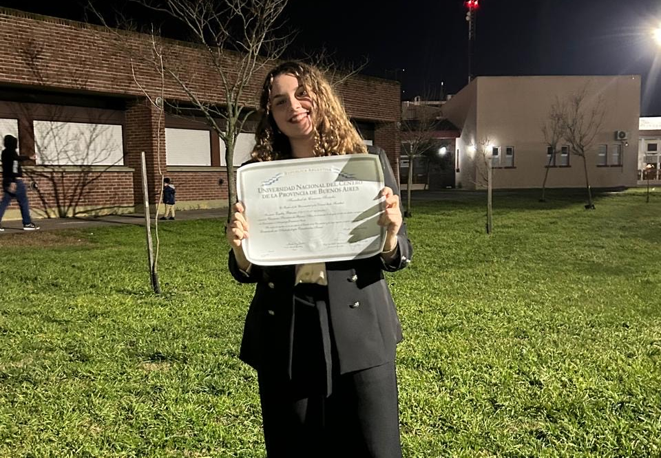 Una graduada de la Facultad de Ciencias Sociales cursará una maestría internacional en Europa