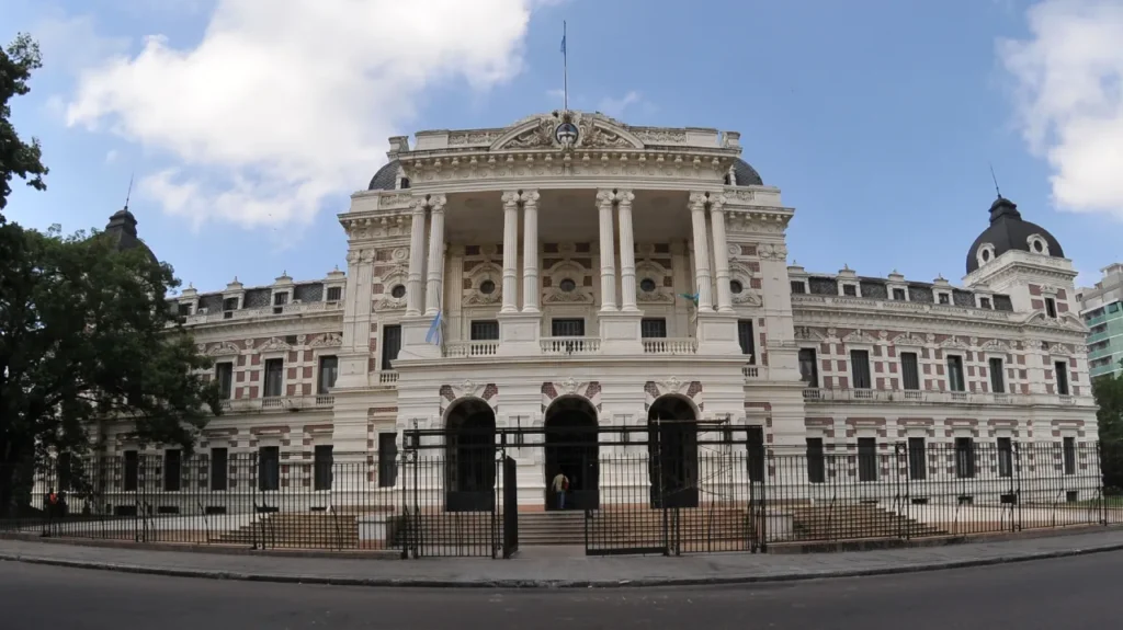 La Provincia reanuda la paritaria con estatales y docentes