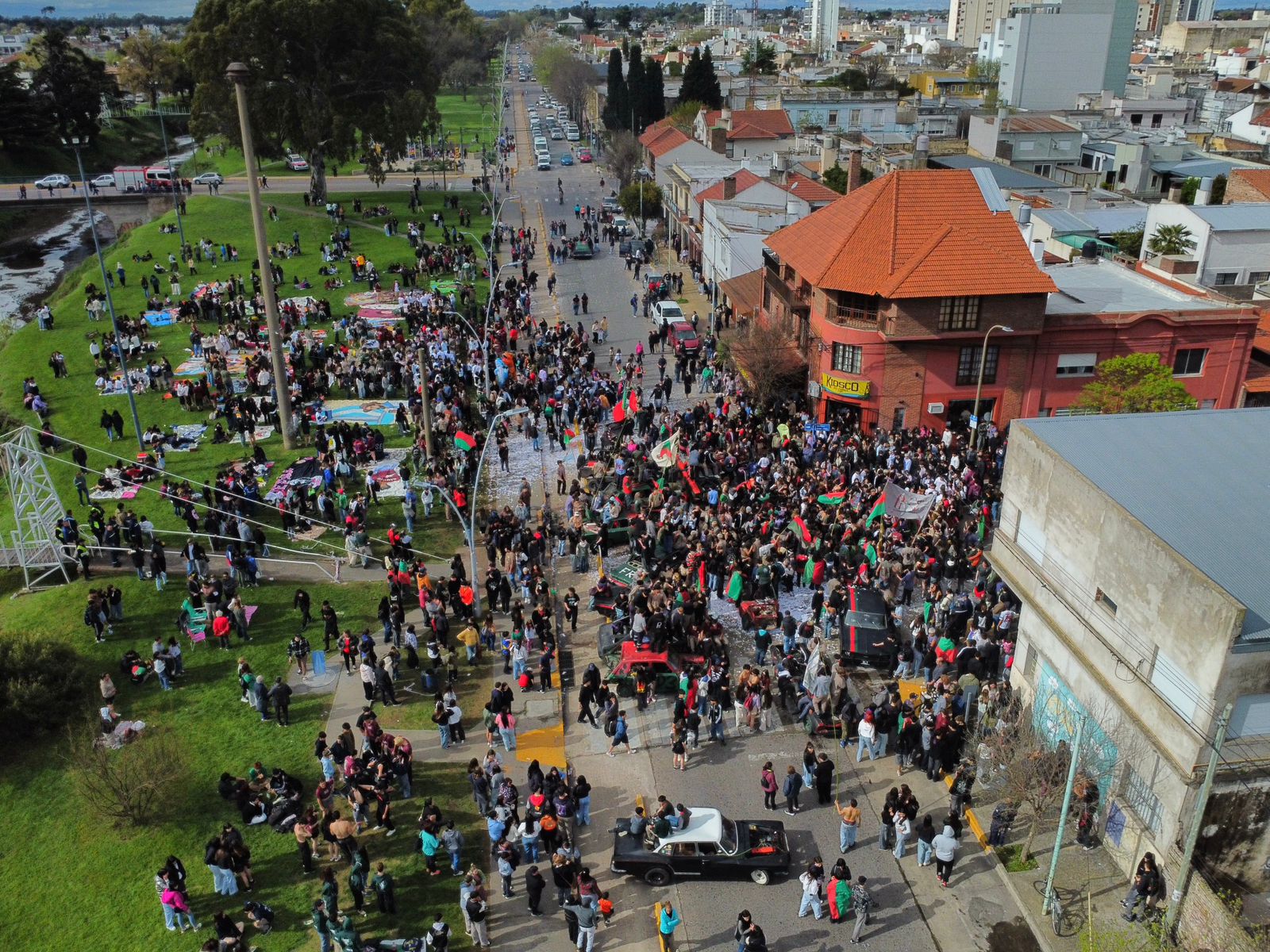 Las “Promos” recibieron la primavera en el Parque Mitre