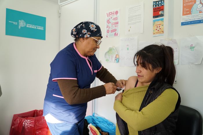 La Provincia comenzó a enviar turnos para vacunar a quienes no hayan tenido dengue