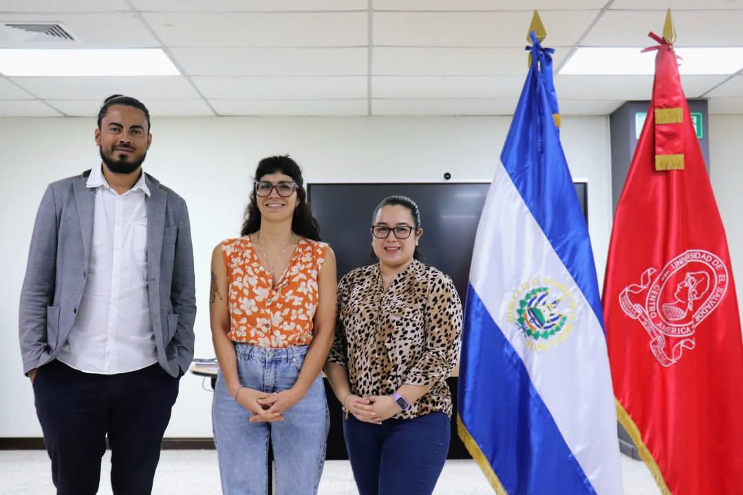 Una docente de la FACSO realizó una estancia académica en la Universidad de El Salvador