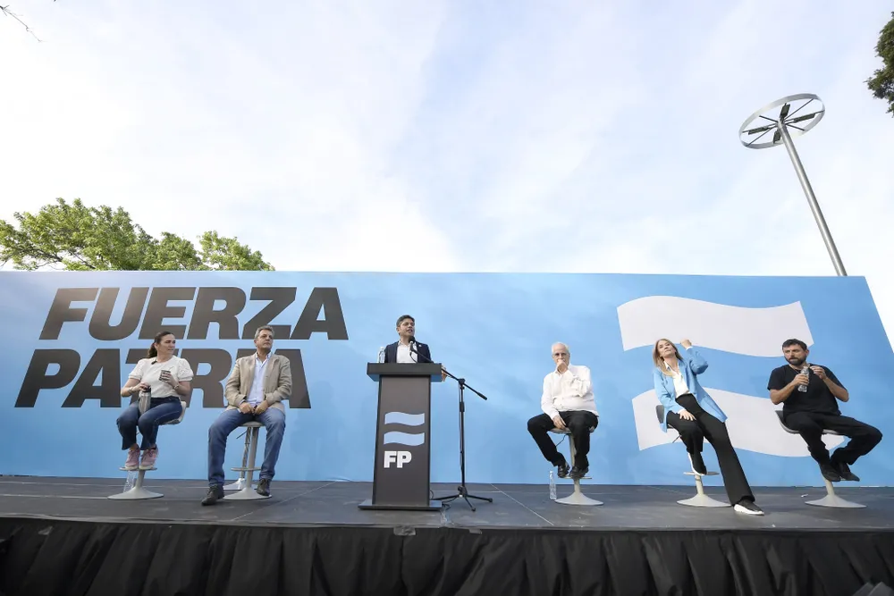 Kicillof encabezó el cierre de campaña de Fuerza Patria: "El JP Morgan tomó el Ministerio de Economía"