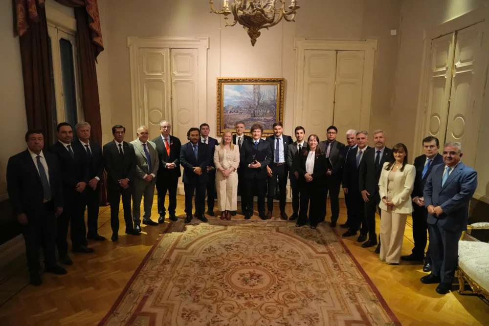 Milei reunió a 20 gobernadores y pidió apoyo para avanzar con las reformas