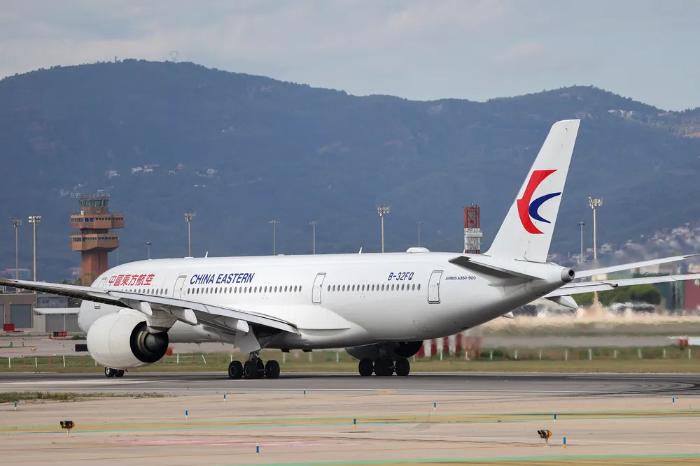 Autorizan a una empresa china a operar en el país y hará el vuelo comercial más largo del mundo