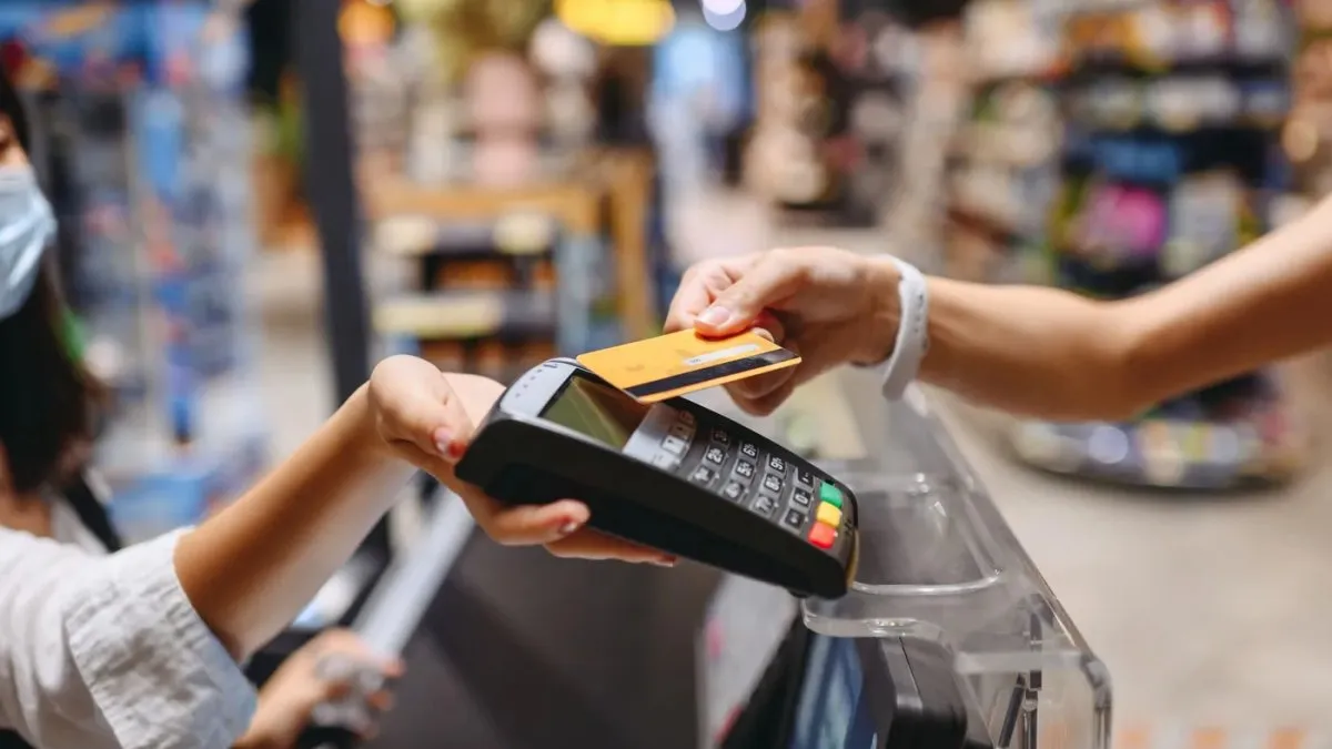 Las ventas minoristas descendieron 1,4% interanual en octubre