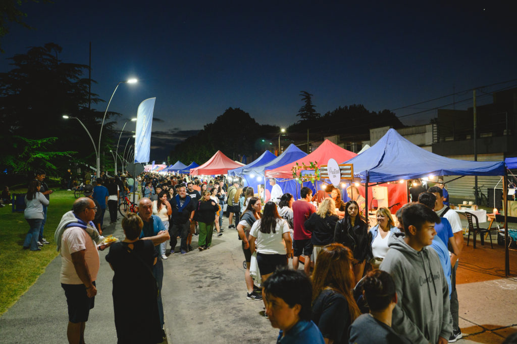 Se encuentra abierta la inscripción para participar del “Atardecer de Feria Navideño”