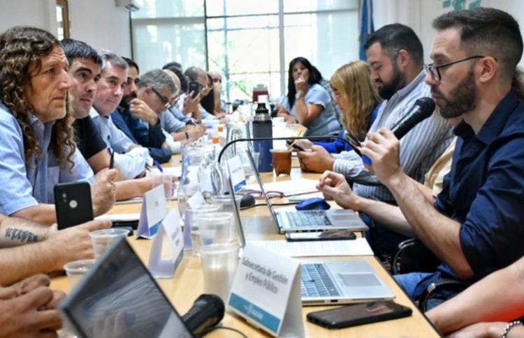 Kicillof ofreció 1,5% de aumento sin retroactivo y los gremios rechazaron: ¿Cómo sigue la negociación?