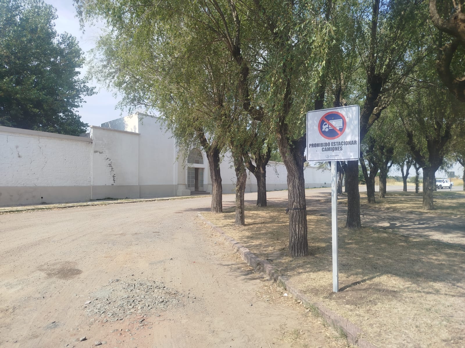 Se colocó nueva cartelería en el Cementerio Municipal de Hinojo