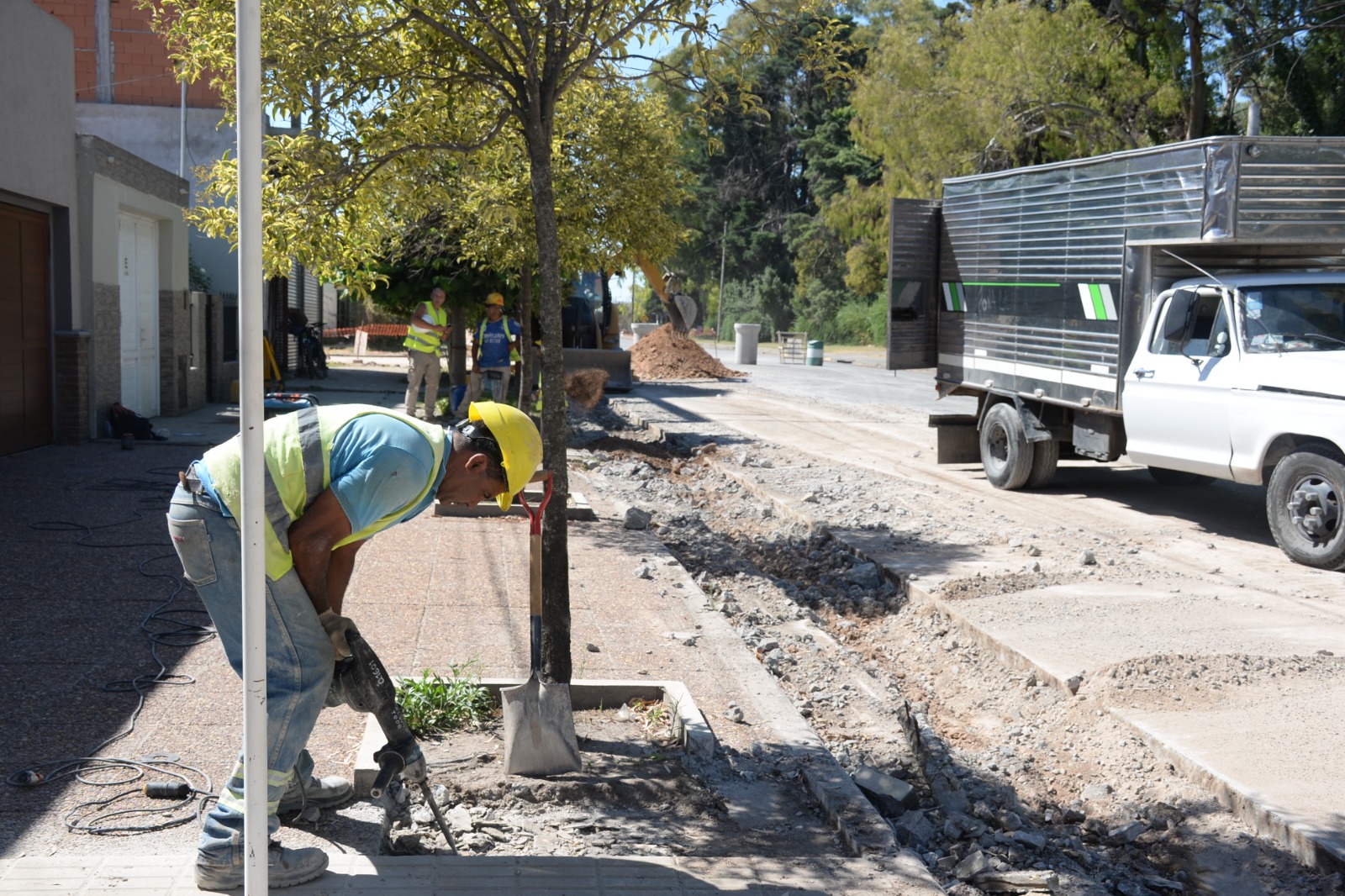 Avanza la obra de construcción de la red cloacal en el Barrio 10 de Junio