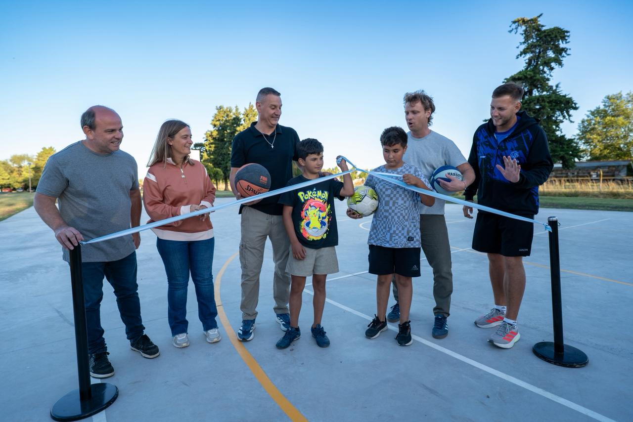 Se inauguró oficialmente el Playón Deportivo de Hinojo