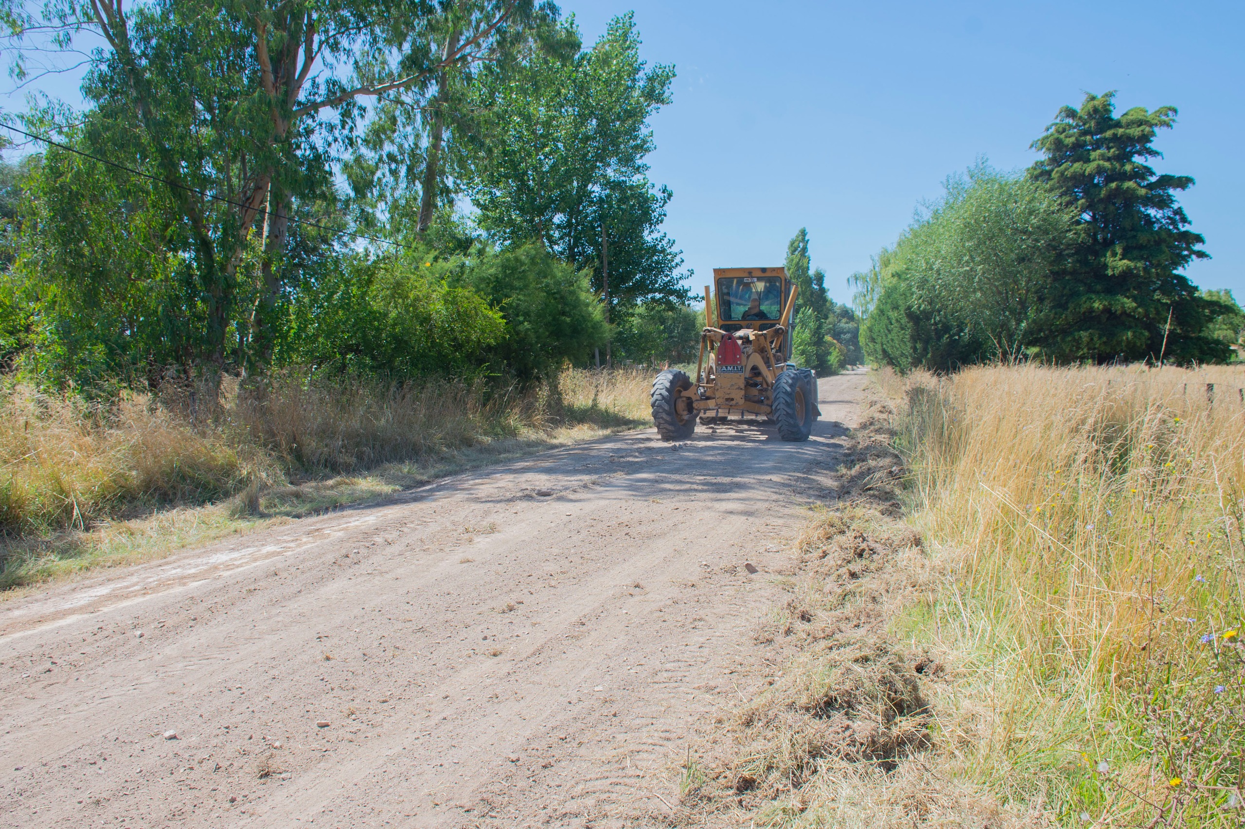 Se pusieron en marcha trabajos de mantenimiento de calles en Villa Aurora y Provincias Argentinas