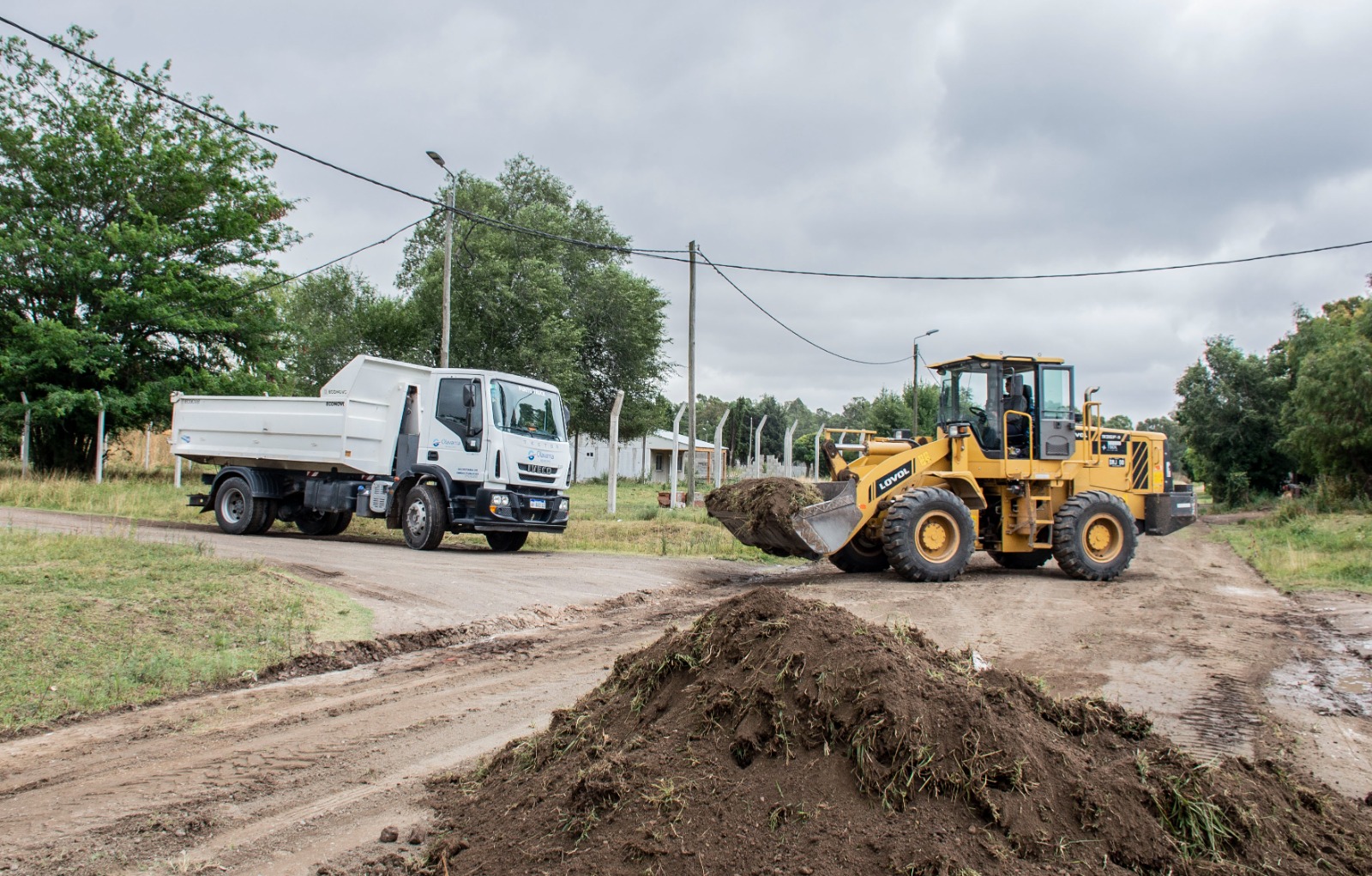 Avanzan los trabajos de mantenimiento de calles en los barrios Isaura y Minero