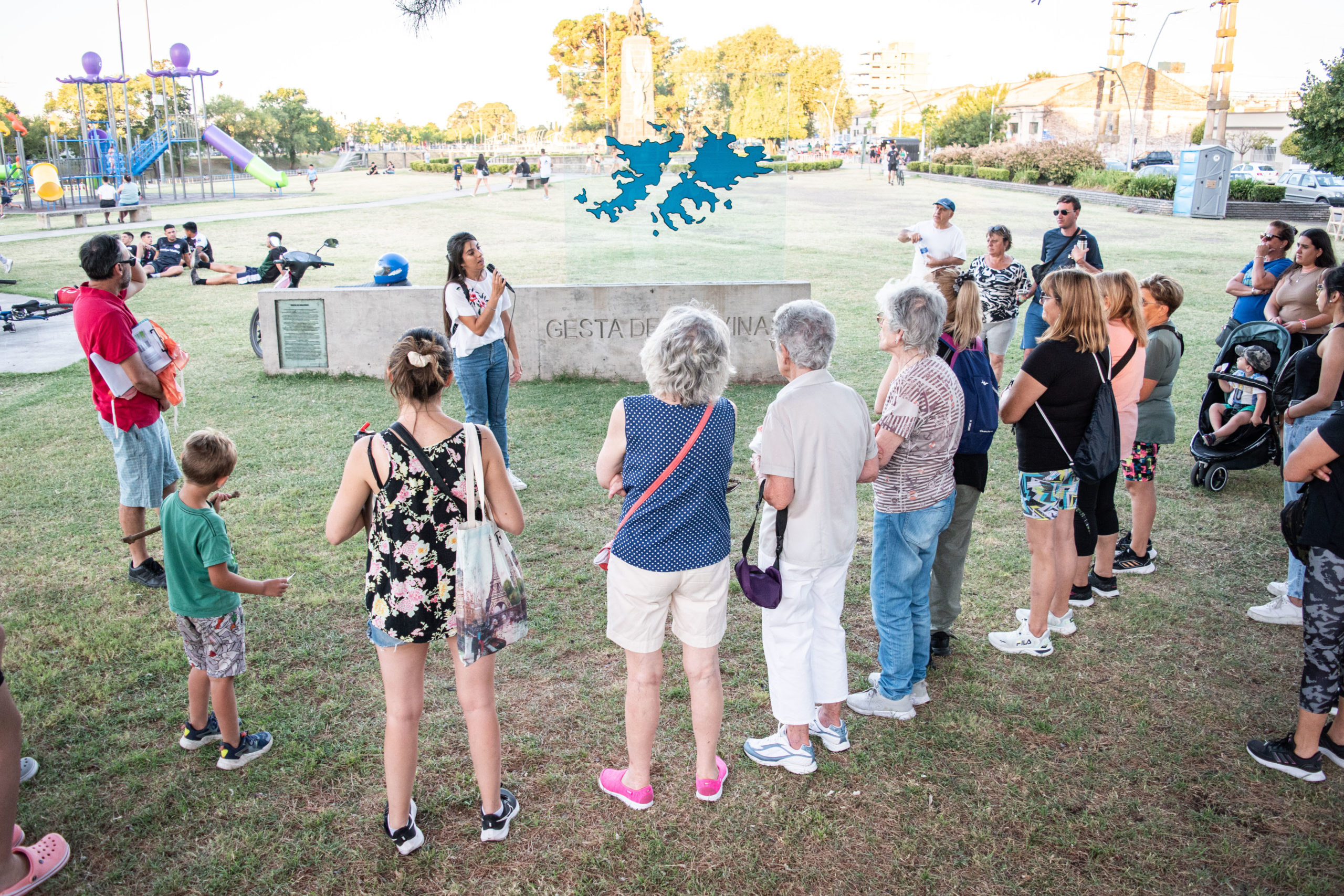 Se realizará una nueva caminata guiada por parques y monumentos de la ciudad
