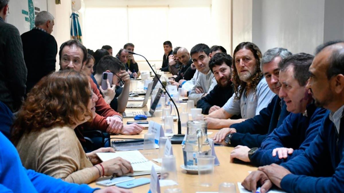La Provincia recibirá este martes a estatales, docentes y judiciales para negociar salarios