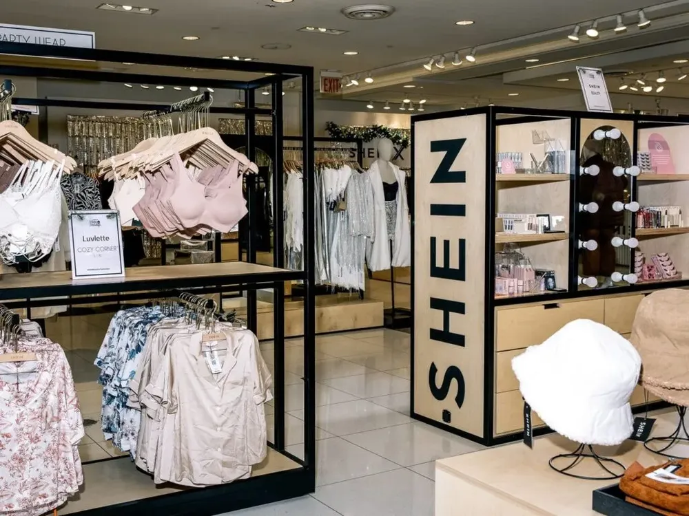 La caída del poder adquisitivo y las importaciones provocan "una tormenta perfecta" en el sector textil