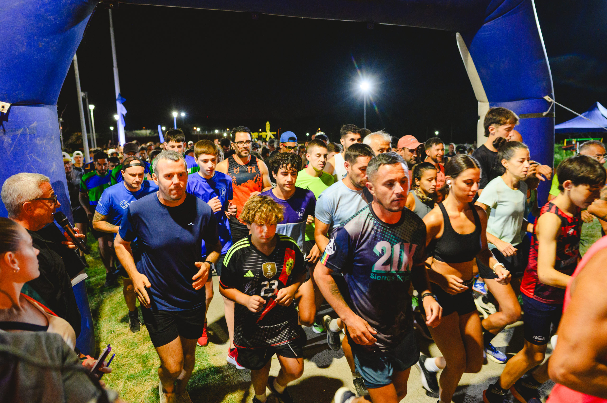 Con más de 350 participantes se realizó una nueva edición de Correcaminata Nocturna en Sierras Bayas