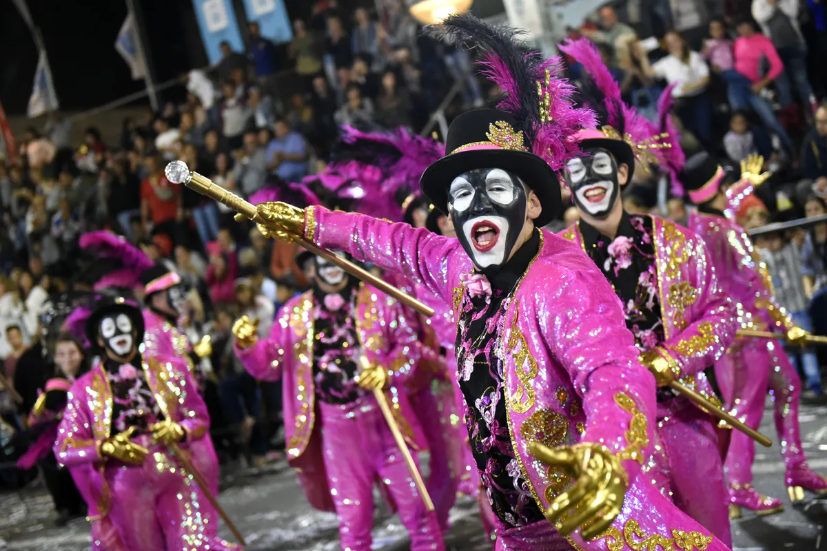Feriado de Carnaval récord: Viajaron 3 millones de turistas y gastaron más de 1 billón de pesos