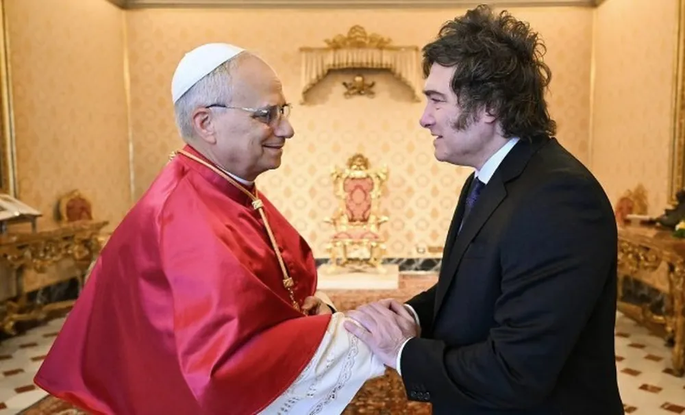 Milei invitó por tercera vez al Papa León XIV a que visite la Argentina