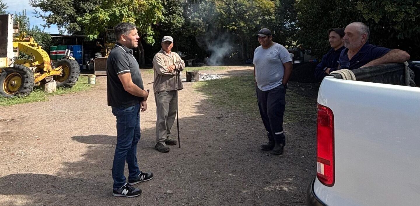 El concejal radical Francisco González visitó la Delegación Municipal de Sierra Chica