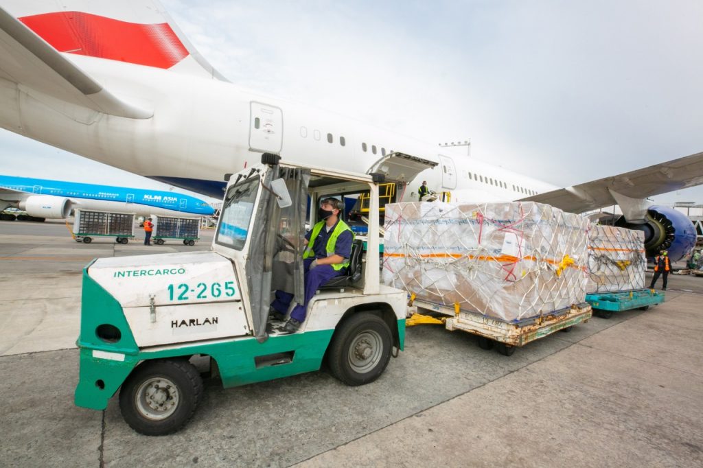 El Gobierno avanza con la privatización de Intercargo, la empresa de rampas en aeropuertos