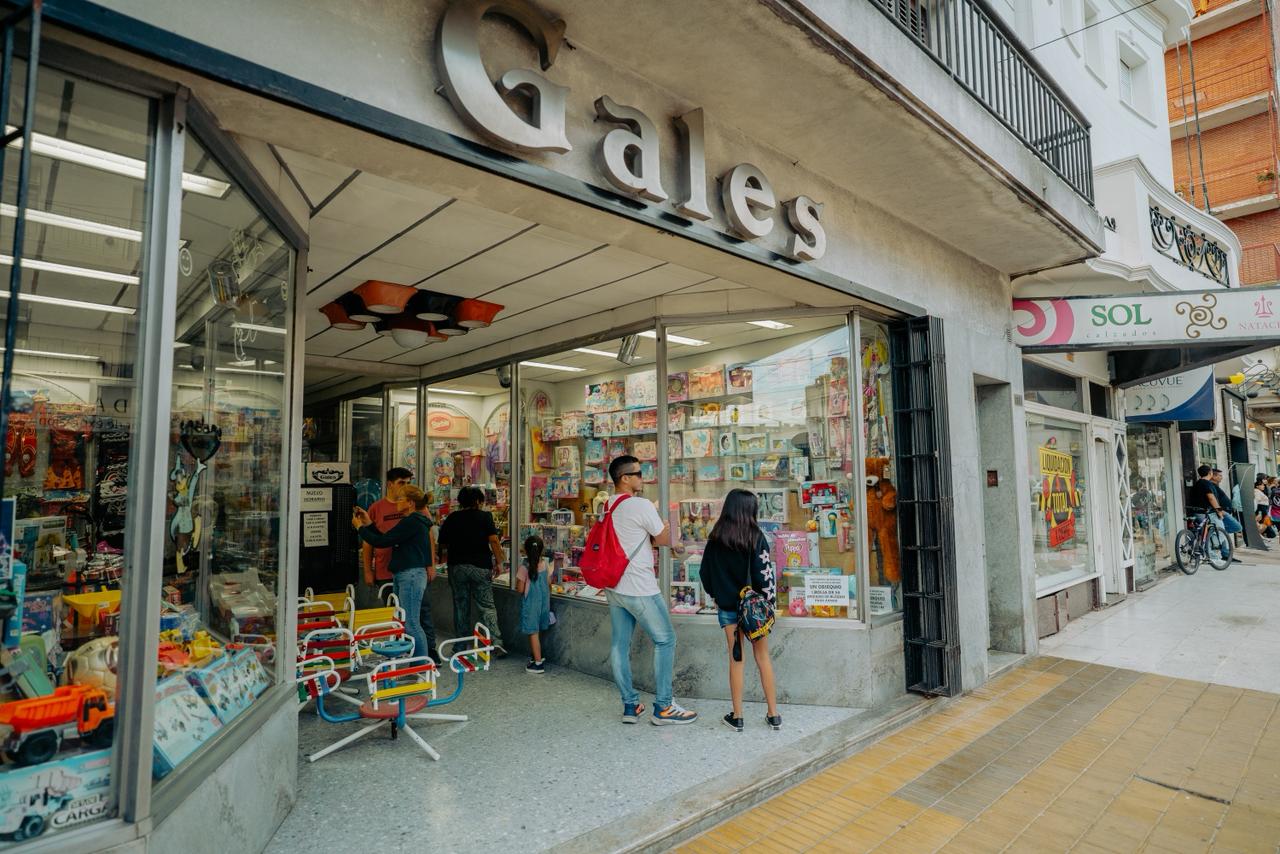 “Rivadavia Activa” convocó un gran marco de público en su primera tarde y noche de peatonal