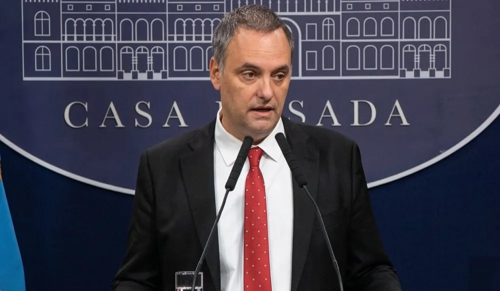 Manuel Adorni evitó dar detalles de su patrimonio y aclaró: "No tengo nada que esconder"
