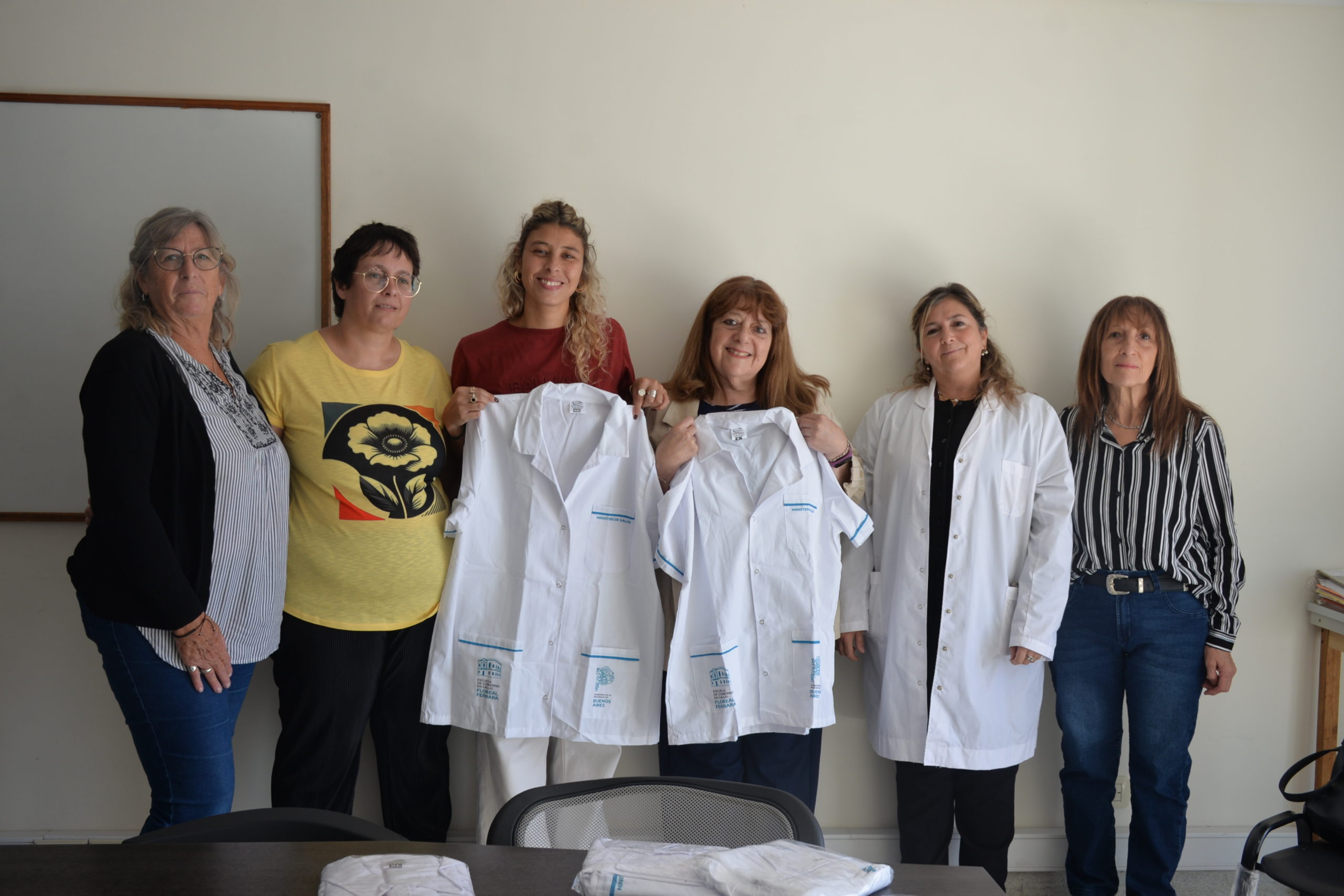 Se realizó la entrega de indumentaria para residentes del Hospital Municipal