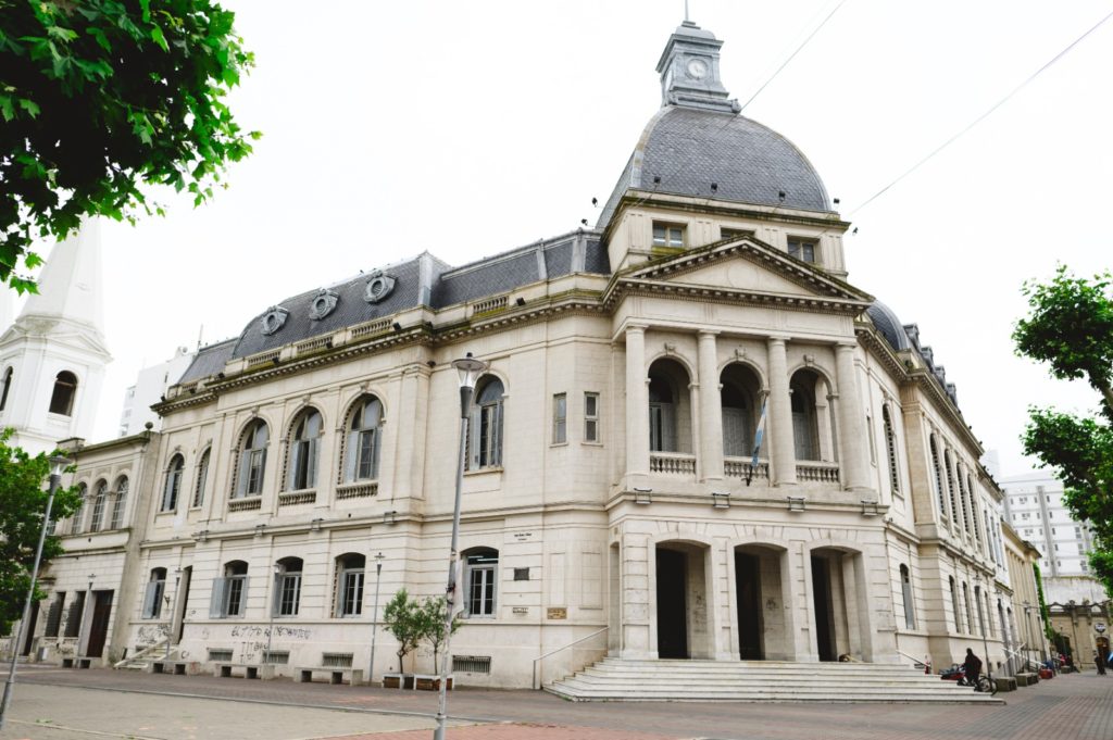 La economía local se desploma: Olavarría acumula 10 meses de caída y una retracción interanual del 13%