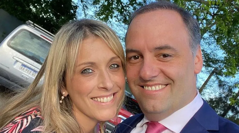 La Justicia cerró la causa contra Adorni por incluir a su pareja en un viaje oficial a Estados Unidos